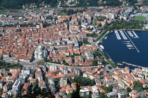 The small town of Como in Italy, Lombardia, from above — Stock Photo, Image