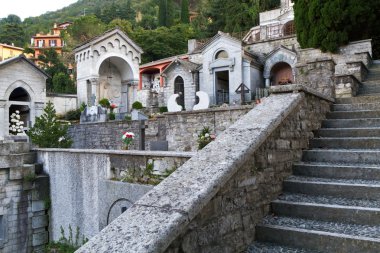 İtalya'da Como Gölü'nün yakınındaki tarihi mezarlık