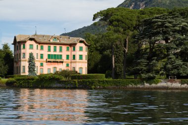 lake Como, İtalya'nın sahilinde eski villa