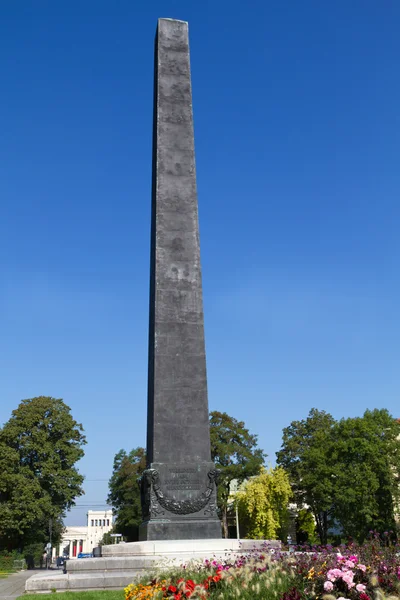 Obelisk at the „Karolinenplatz“ square in Munich, Germany — Stock Photo, Image