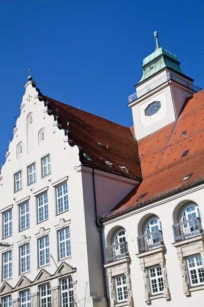 Одно из исторических зданий Мюнхена, Германия — стоковое фото