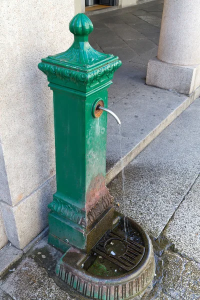 Fuente de la calle en Como, Italia — Foto de Stock