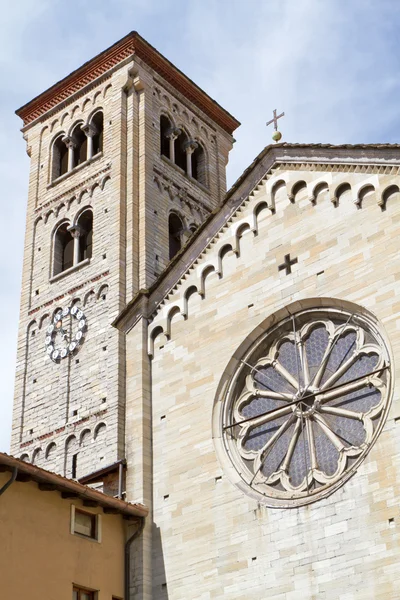 Історичний церкви "san Фіделя" в місті Комо, Італія — стокове фото