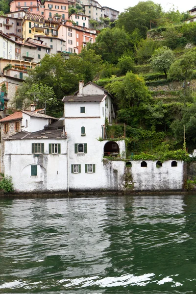 오래 된 빌라와 주택 호수 Como, 이탈리아에 Nesso 마에서 — 스톡 사진