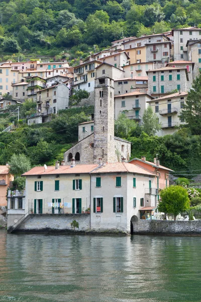 Живописная деревня Карено на озере Комо, Италия — стоковое фото