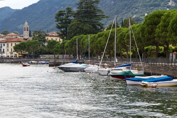The little harbour in the village of Colonno at lake Como in Italy — Stock Photo, Image