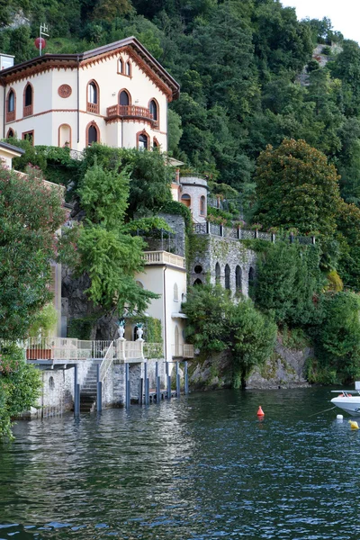 Old villa at lake Como near the village of Torno, Italy — Stock Photo, Image