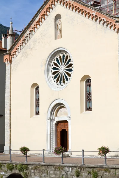 Ιστορική εκκλησία; Santa Tecla; σε χωριό της Torno, λίμνη Κόμο, Ιταλία — Φωτογραφία Αρχείου
