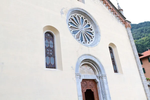 Historische kerk? Santa Tecla? in het dorp van Torno, het Comomeer, Italië — Stockfoto