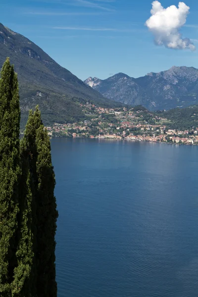 Небольшой городок Менаджо на озере Комо, Италия — стоковое фото