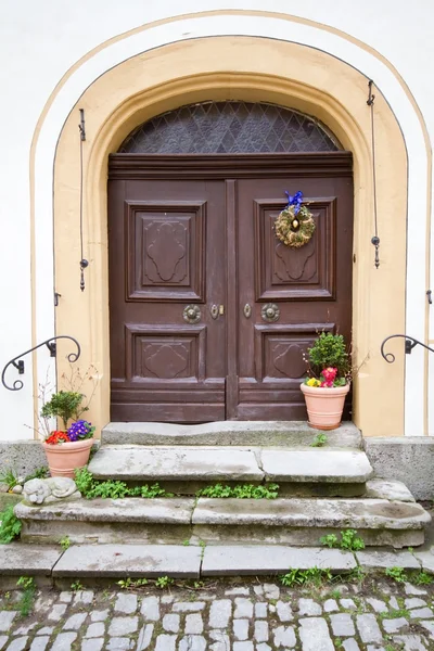 Oude deur in een Duits dorpje — Stockfoto