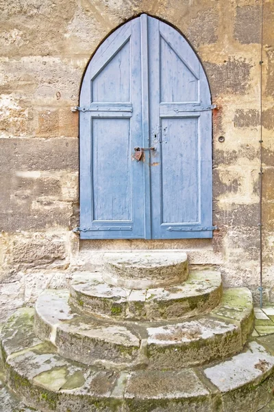 Alte Tür in einem deutschen Dorf — Stockfoto