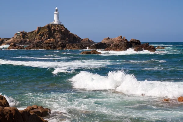 Маяк Le Corbiere, Джерси, Великобритания — стоковое фото