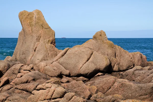 Jersey, Birleşik Krallık, sahilde kaya oluşumu — Stok fotoğraf