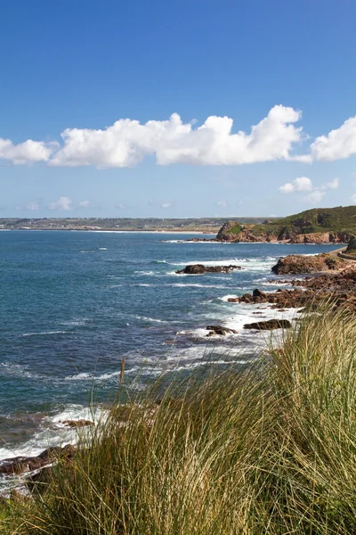 Noordelijke kust van het eiland jersey, Verenigd Koninkrijk — Stockfoto