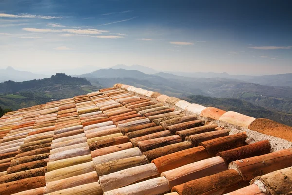 Śródziemnomorskiej dachu, Włochy — Zdjęcie stockowe