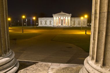 The historic Glyptothek museum in Munich, Germany, at night clipart