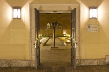 Geceleri, Münih, Almanya, kabinettsgarten Bahçe giriş