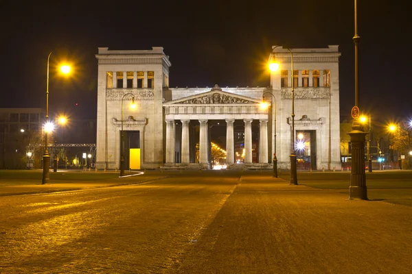 Doric propylaen monument in Munich, Germany, at night — Stock Photo, Image