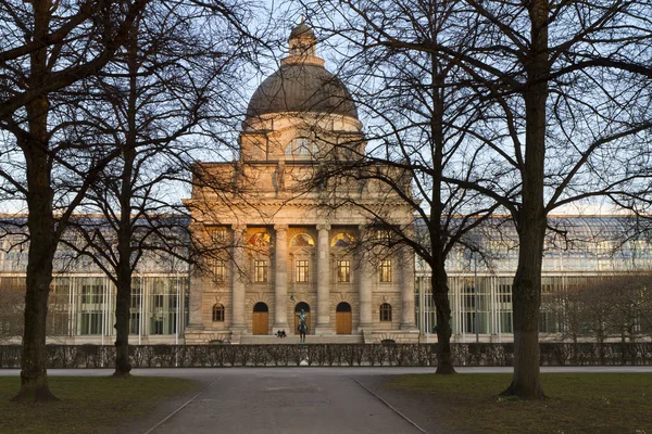 El histórico edificio del gobierno "Staatskanzlei" en Munich, Alemania — Foto de Stock