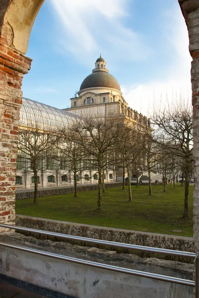 El histórico edificio del gobierno "Staatskanzlei" en Munich, Alemania —  Fotos de Stock