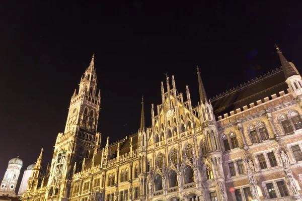 Nuevo Ayuntamiento de Munich, Baviera, por la noche —  Fotos de Stock