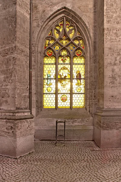 Historic window at the new town hall in Munich at night — Stock Photo, Image