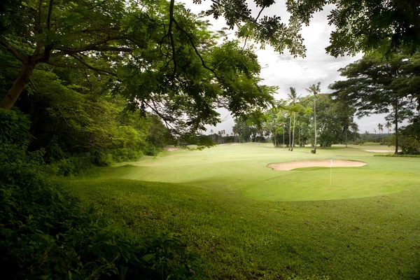 Golfbana på ön bali — Stockfoto