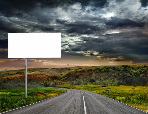 Autostrada e cartellone vuoto — Foto Stock