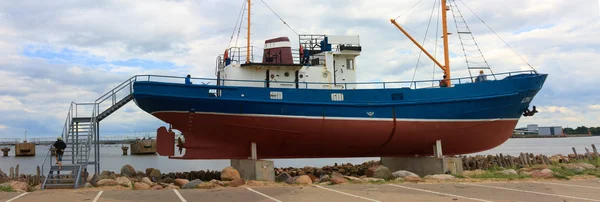 Halászvonóhálós hajó — Stock Fotó