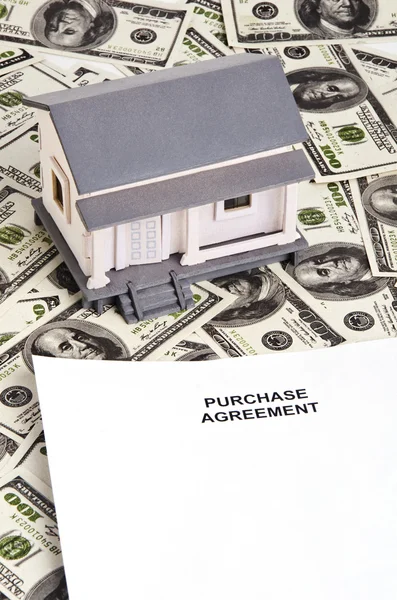 Purchasing house agreement — Stock Photo, Image