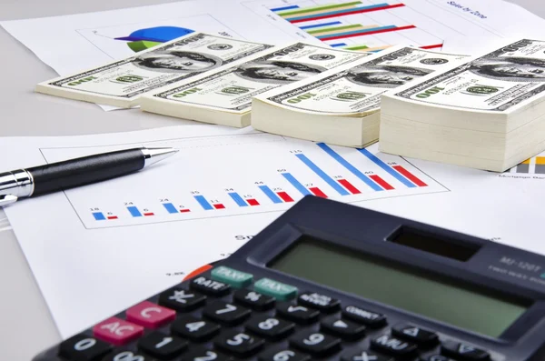 Pénz, üzleti táblázat és kalkulátor — Stock Fotó