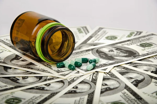 Medicine and money — Stock Photo, Image