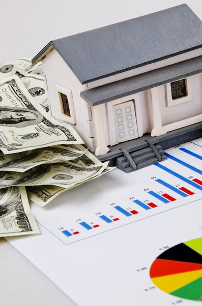 Portrait of model house and dollar on chart — Stock Photo, Image
