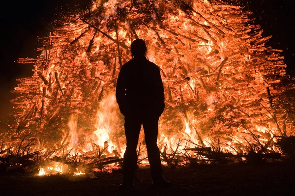 Huge bonfire with easter — Stock Photo, Image