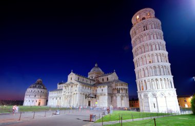 Hanging tower of Pisa clipart