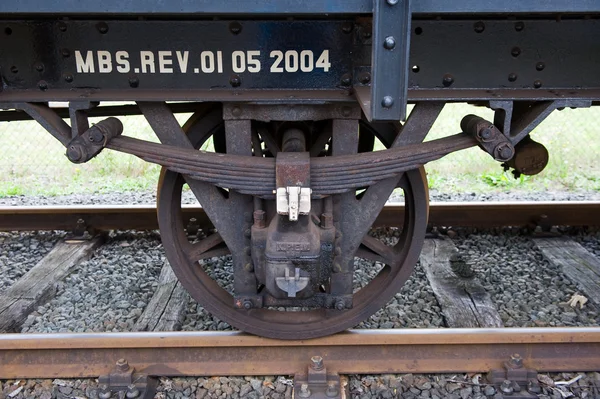 Roestige trein wiel — Stockfoto