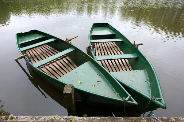 Две лодки — стоковое фото
