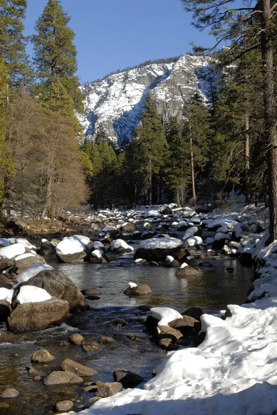 Parque Yosemite en invierno — Foto de Stock