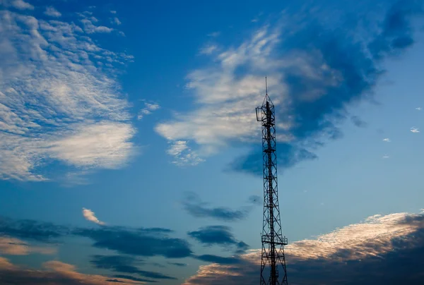 Torre de comunicações — Fotografia de Stock