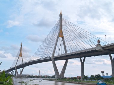 bhumibol Köprüsü