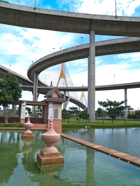 Teil der bhumibol-Brücke — Stockfoto