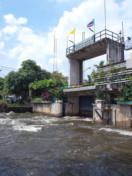 Porta de inundação Thawi Watthana — Fotografia de Stock