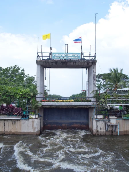 Puerta de inundación Thawi Watthana — Foto de Stock