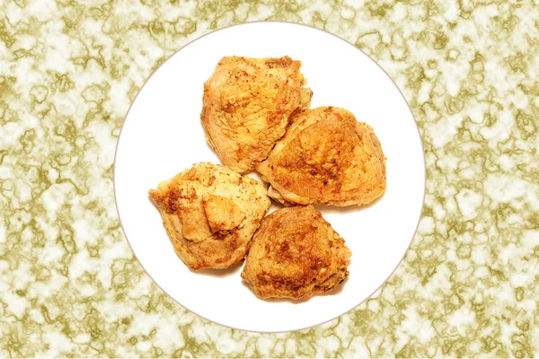 Quatre portions de poulet rôti Image En Vente