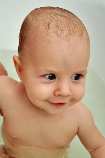 Bathing the kid — Stock Photo, Image