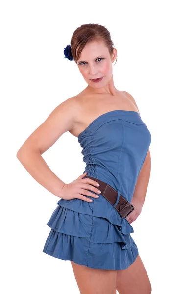 Schöne und glückliche Frau mittleren Alters, in einem blauen Kleid, isoliert auf weißem Hintergrund, Studioaufnahme — Stockfoto