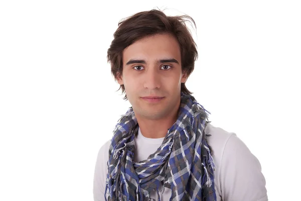 Портрет красивого молодого человека, смотрящего в камеру, на белом фоне. Снимок студии — стоковое фото