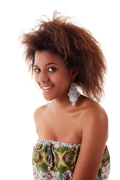 Mooie zwarte vrouw, glimlachen, geïsoleerde op witte achtergrond — Stockfoto