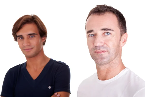 Двоє випадкових чоловіків, ізольовані на білому, студійний знімок — стокове фото